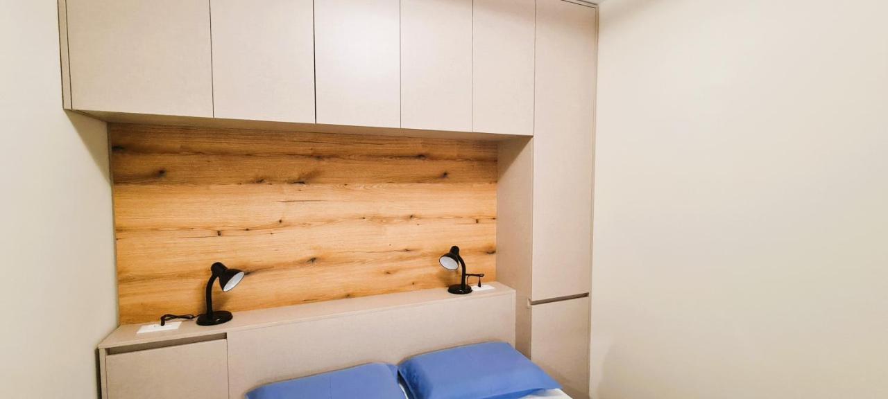 2V1 - Center Apartment 1 Tirana Exterior photo
